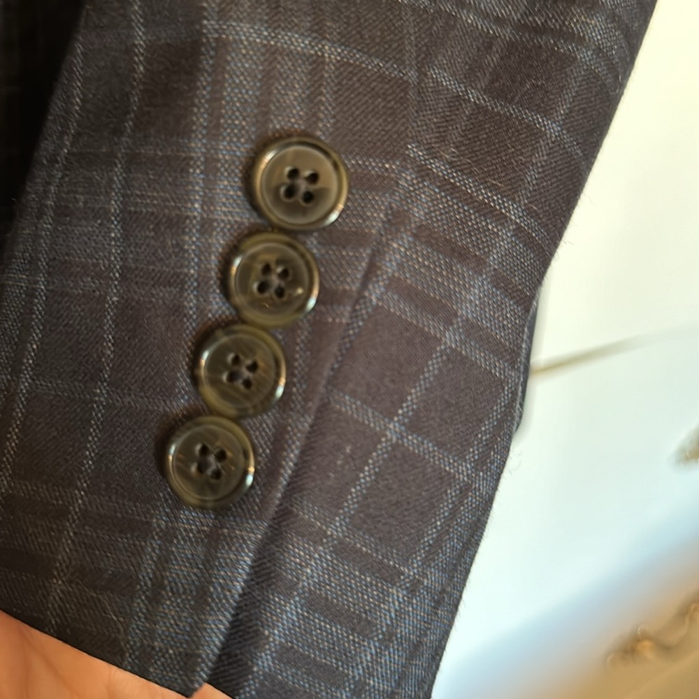 Gorgeous Jacket/Blazer - Picture 3 of 5